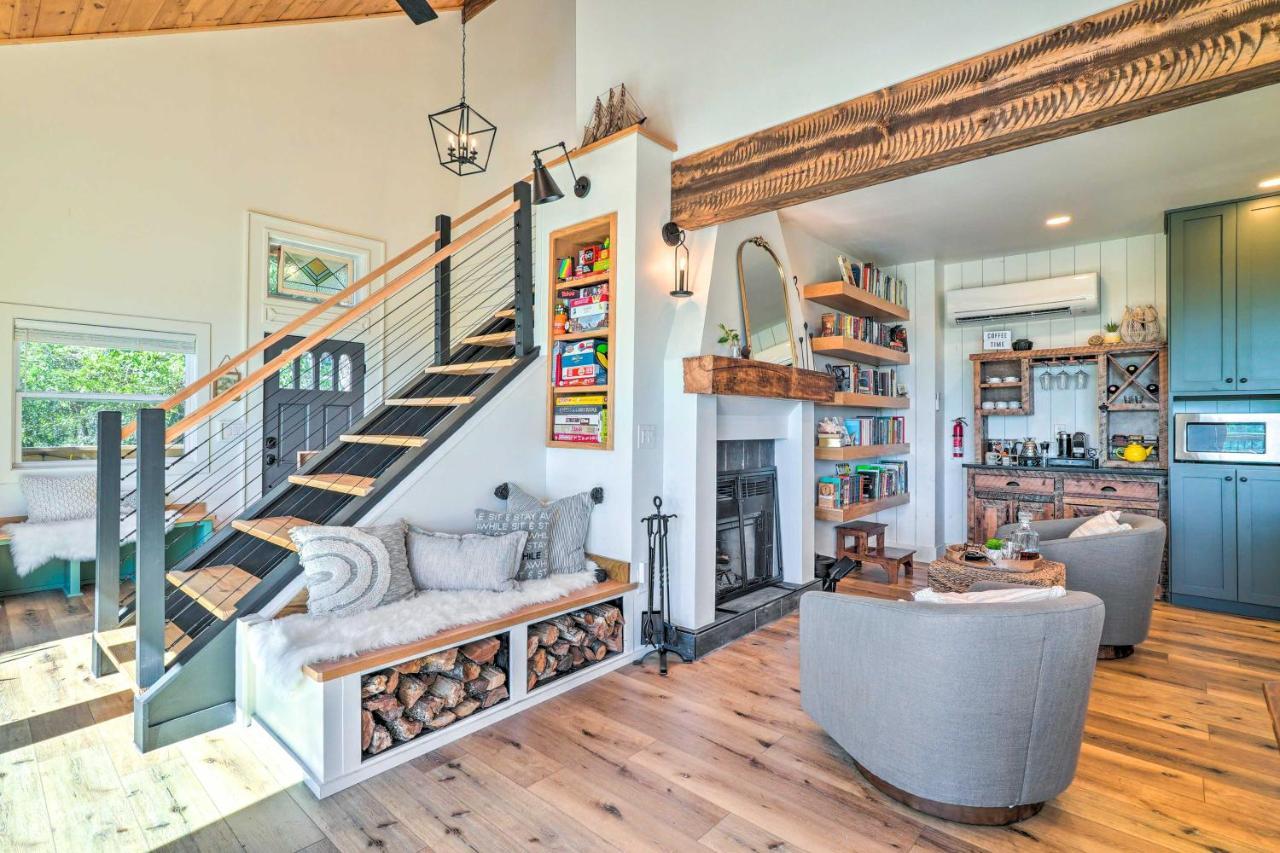 הוילה Colorful Golden Getaway With Panoramic Views! מראה חיצוני תמונה