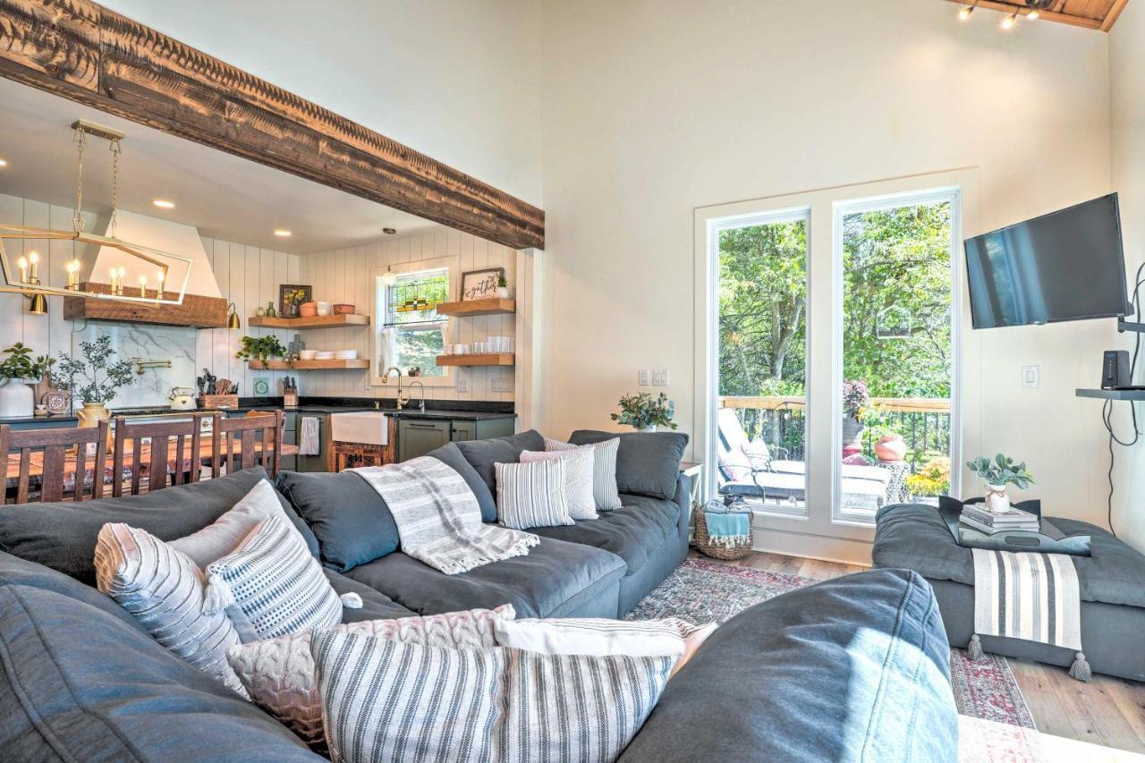 הוילה Colorful Golden Getaway With Panoramic Views! מראה חיצוני תמונה